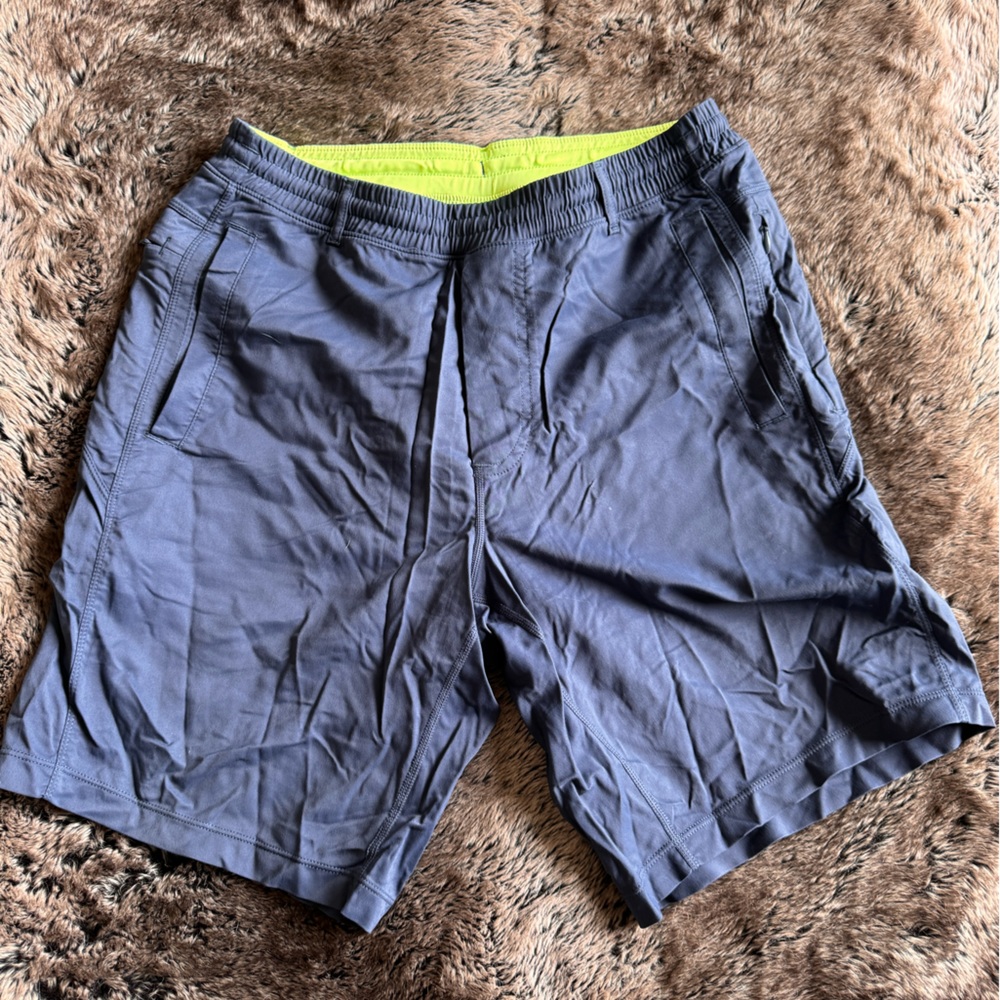 Birddogs khaki shorts with built in liner - size medium
